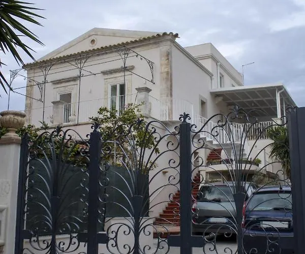 Salgari Uno Feriehus Marina di Ragusa